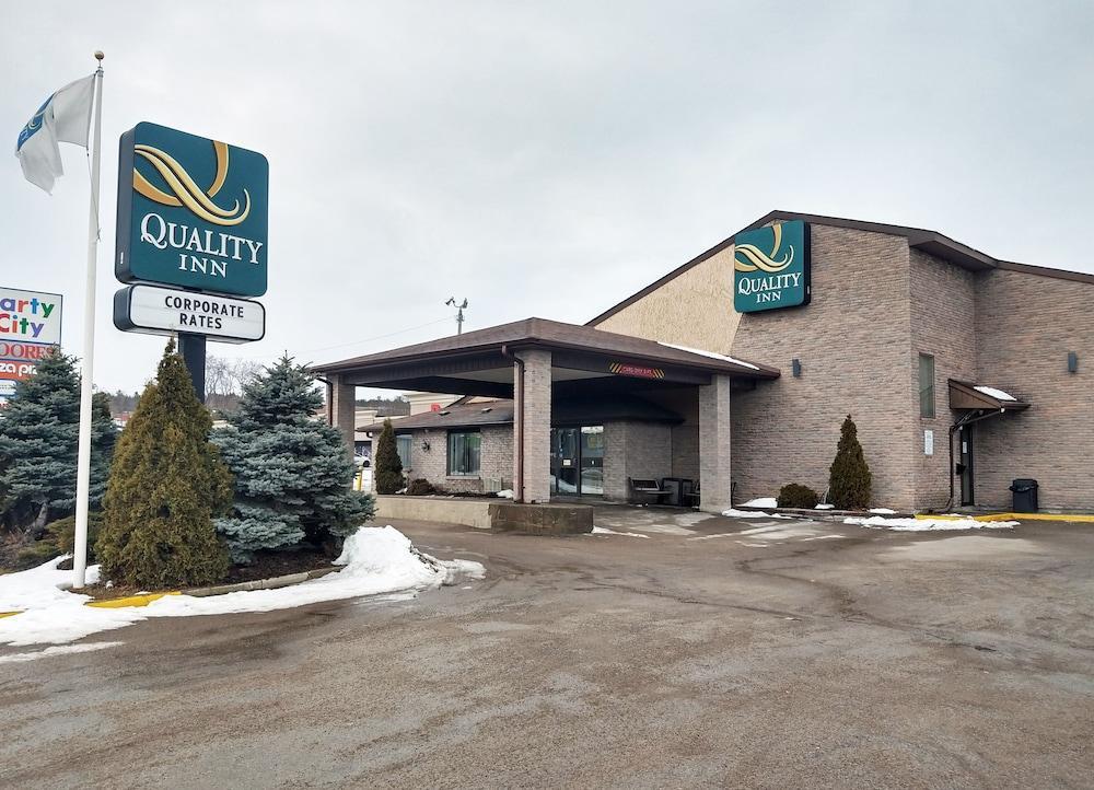Quality Inn Peterborough Bagian luar foto