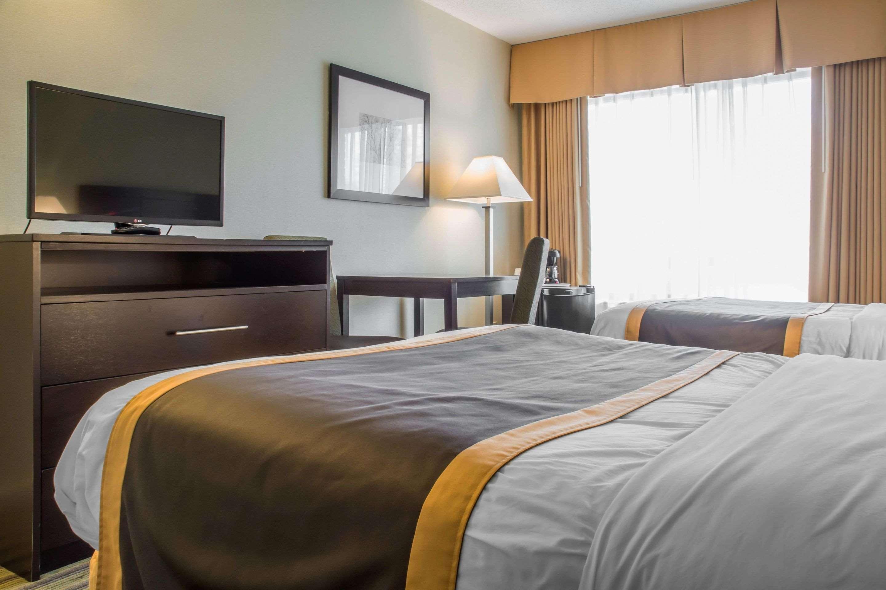 Quality Inn Peterborough Bagian luar foto
