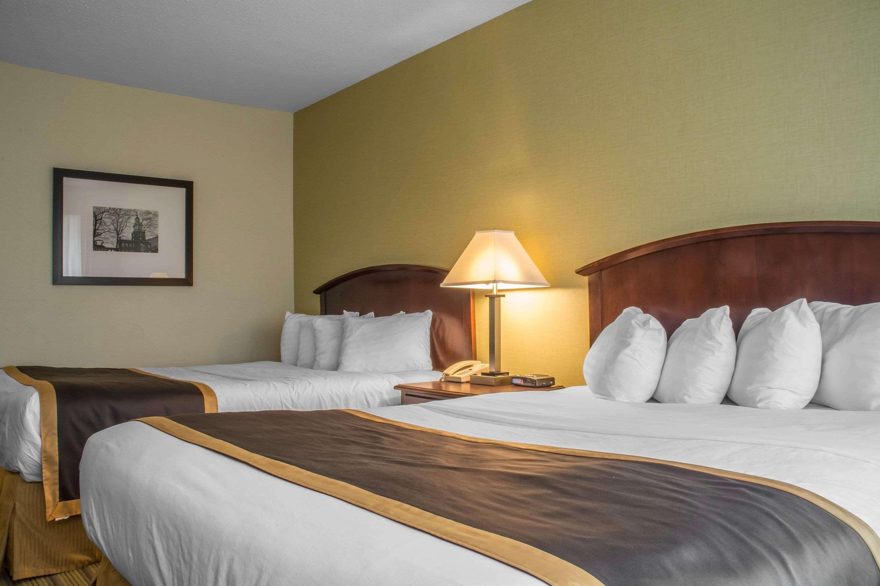 Quality Inn Peterborough Bagian luar foto