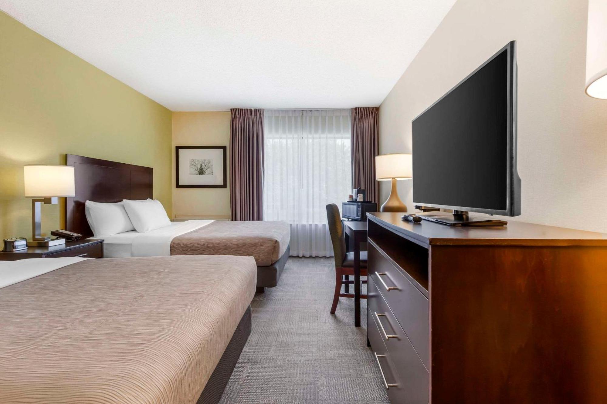 Quality Inn Peterborough Bagian luar foto
