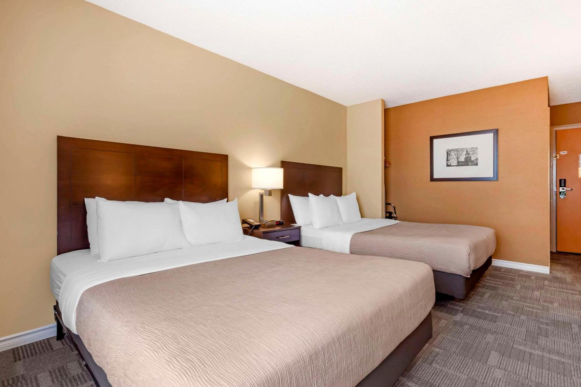 Quality Inn Peterborough Bagian luar foto