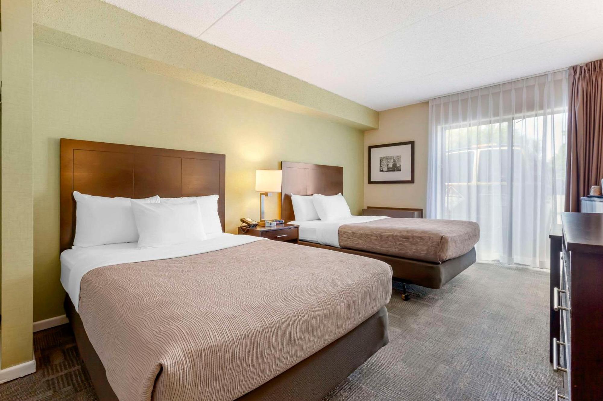 Quality Inn Peterborough Bagian luar foto